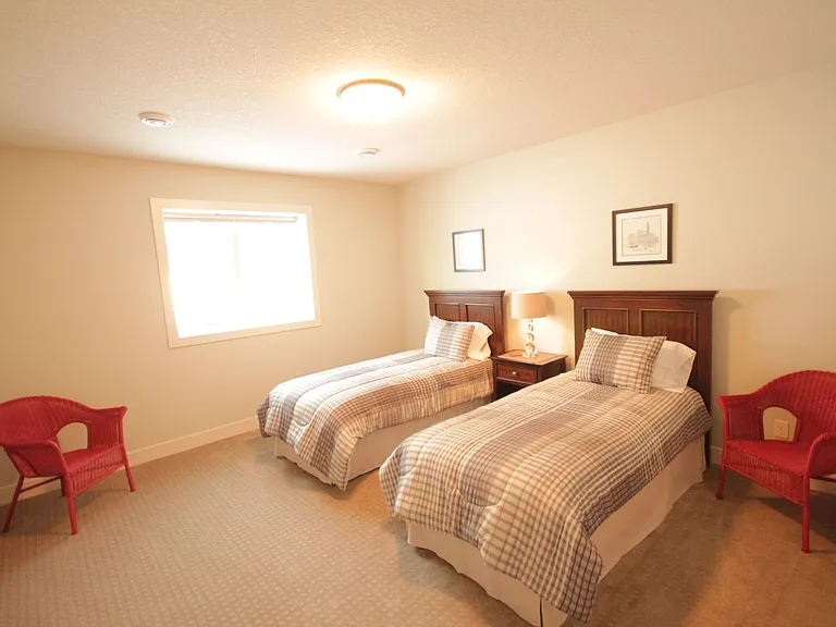 4033 Cameo Pl NE — Photo 14
