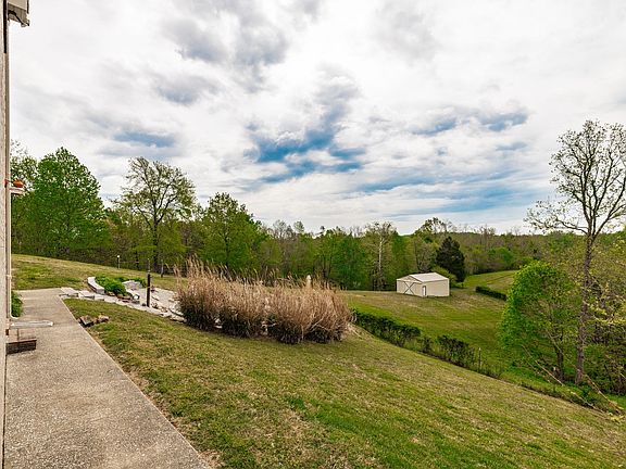 27th image of 1103 Johnny Spears Rd