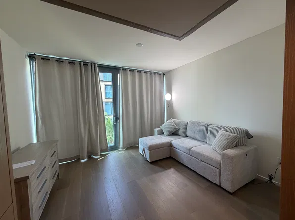 1000 Auahi St, Honolulu, HI