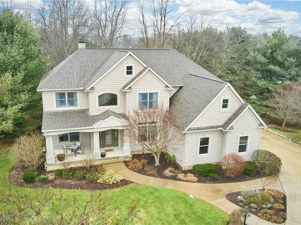 408 Regalstone Ln, Akron, OH 44321