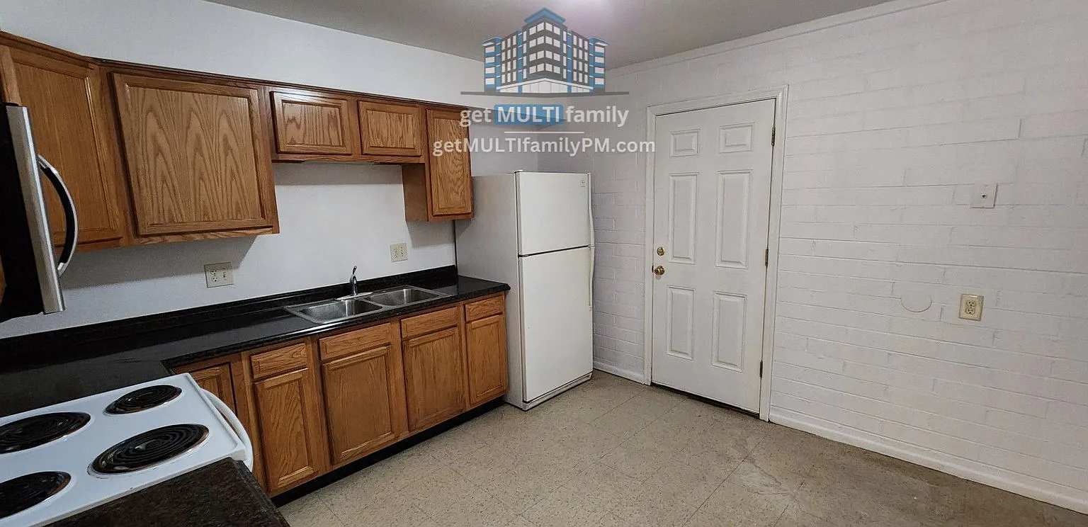 2 bed, 2.0 bath, 945 sqft, $899 — Photo 2