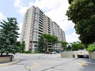 5 Lisa St #704, Brampton, ON L6T 4T4