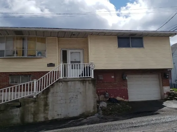 620 W 4th St, Hazleton, PA 18201