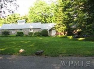 100 Eton Rd, Thornwood, NY 10594