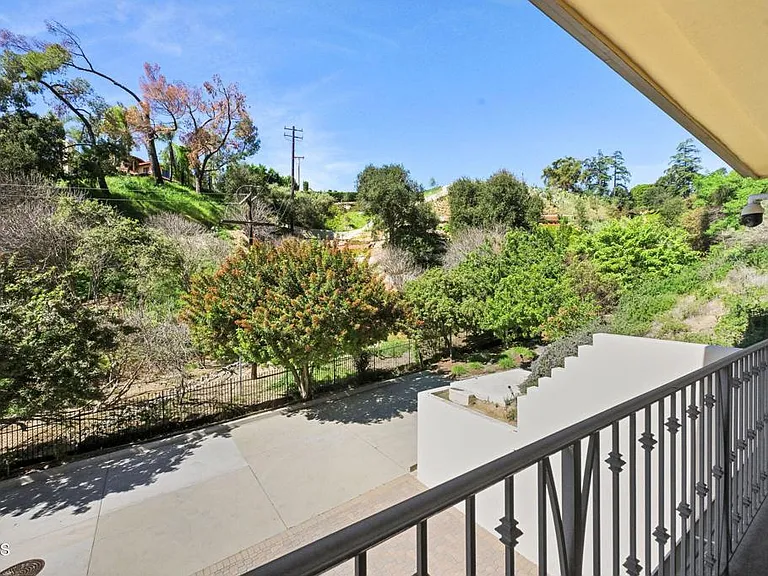 3263 New York Dr — Photo 27