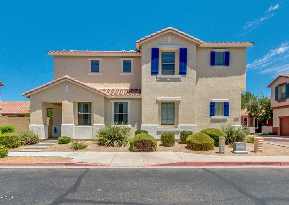 1st image of 1020 E Cantebria Dr