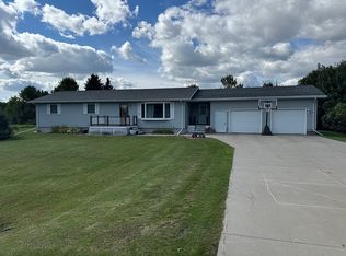 105 Spruce Ln, Cavalier, ND 58220