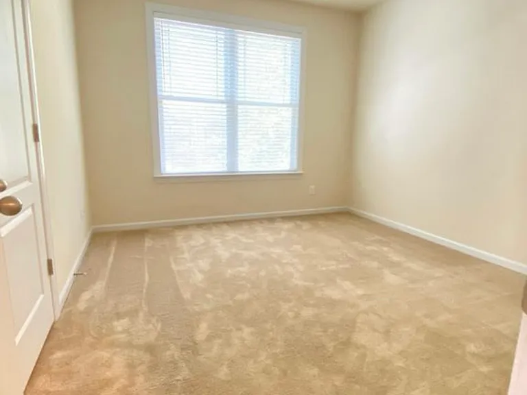 500 Lena Cir — Photo 10
