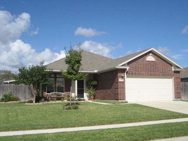 1st image of 103 Holly Oak Ct