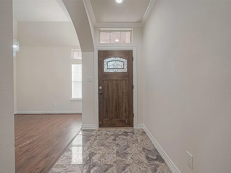 1189 Lovett St — Photo 9