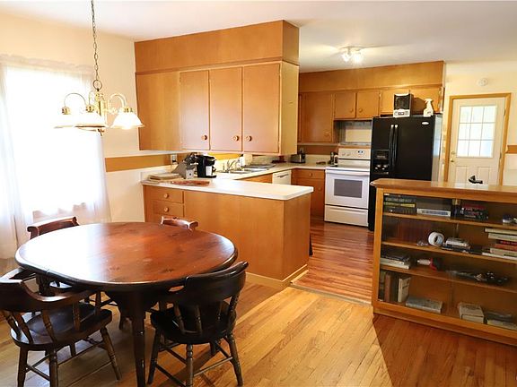 5th image of 3237 Clifton Ave