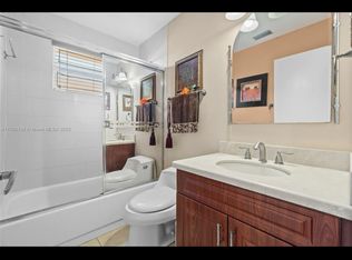 19826 W Lake Dr, Hialeah, FL 33015