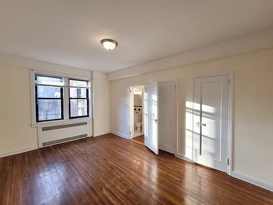 Rented by Bouklis Group | media 4