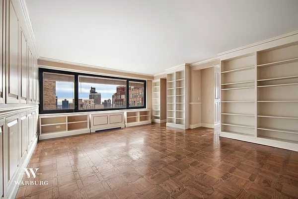 Sold by Warburg | media 1