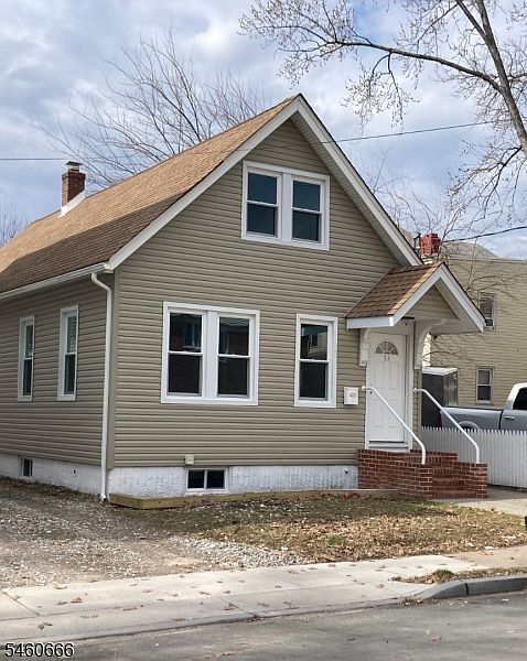 1st image of 54 Thomas St