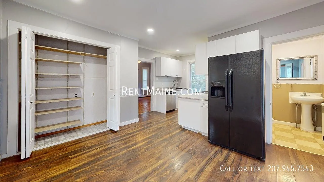 2 bed, 857 sqft, $1,350 — Photo 1