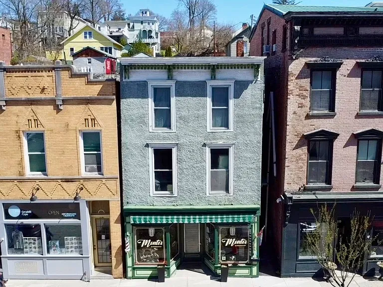 412 Main St #3 — Photo 1
