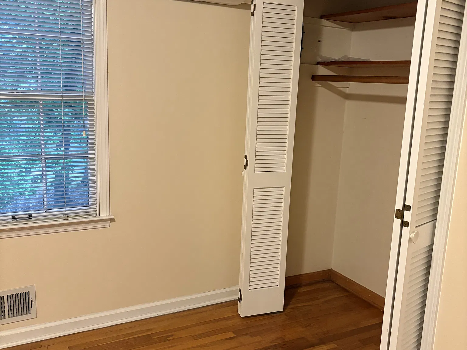 1 bed, 363 sqft, $1,100 — Photo 4