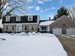 886 Wisteria Dr, Barberton, OH 44203