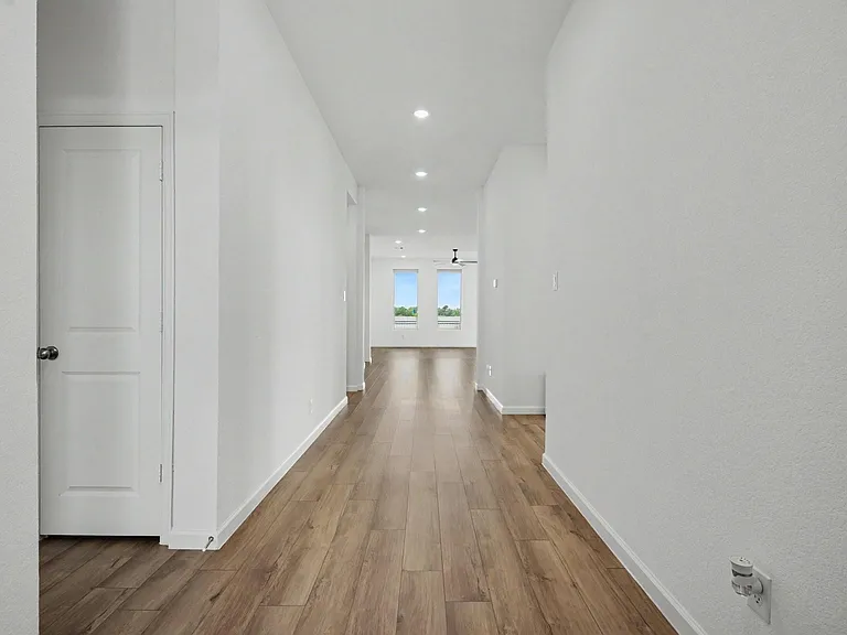 2105 Toyhill Falls Ln — Photo 2