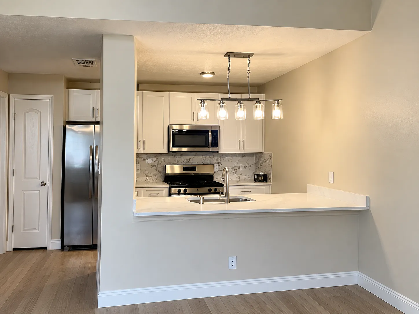 2 bed, 1200 sqft, $1,995 — Photo 1