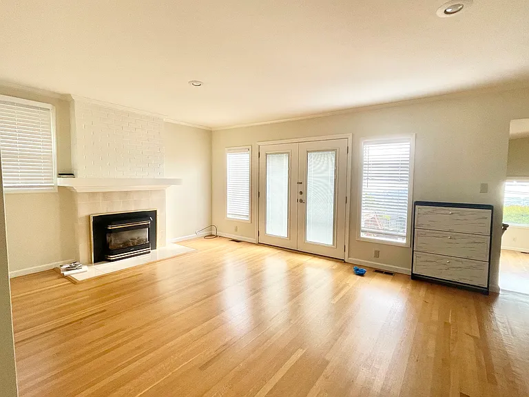 211 Cambridge Ave — Photo 5