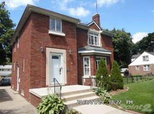 496 W Iroquois Rd, Pontiac, MI 48341