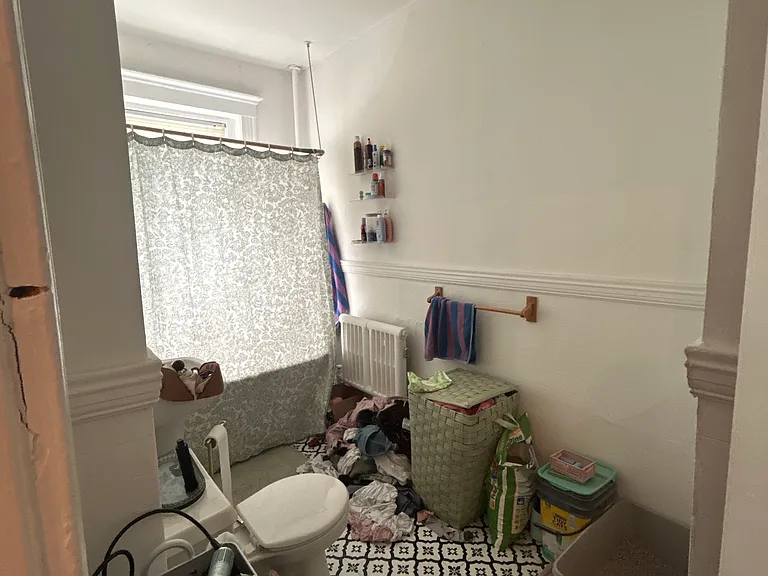 195 Strathmore Rd #4 — Photo 10