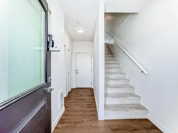 135 W Belmont Psge SW #1005, Calgary, AB T2X 5X4