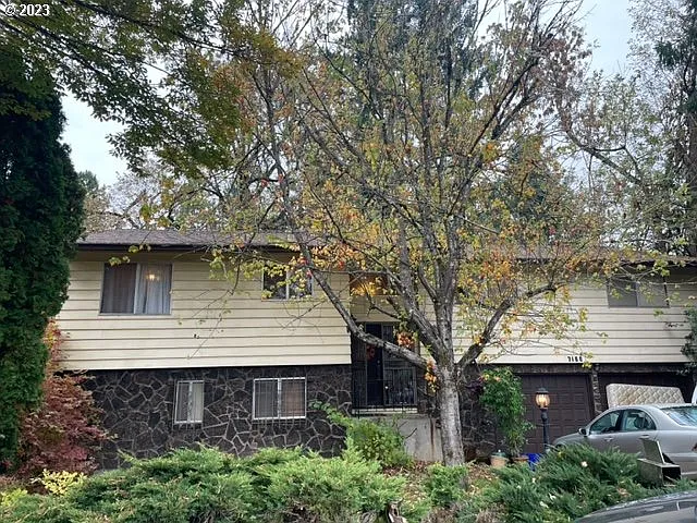 7160 Crownview Ct photo 1