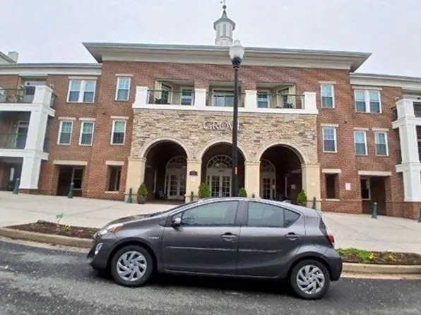 2311 25th St S #3-302, Arlington, VA 22206