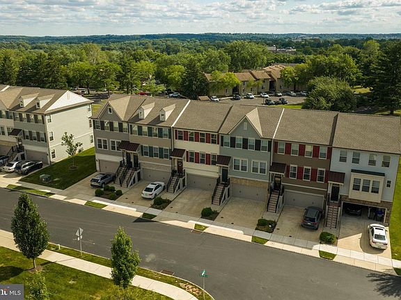5th image of 406 Tall Oaks Dr