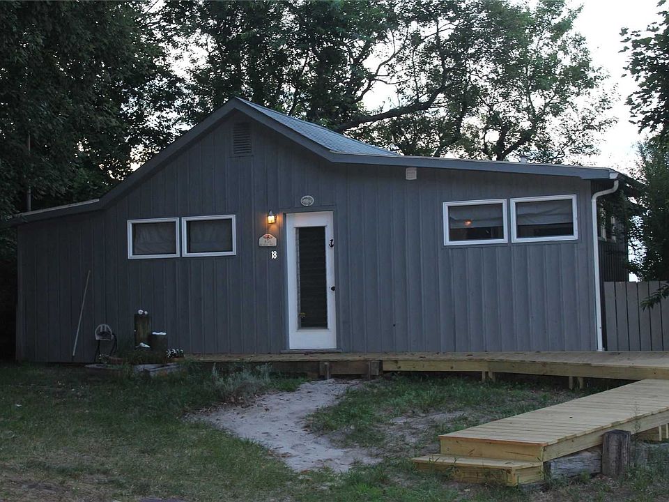 1st image of 18 Beach Hill Dr