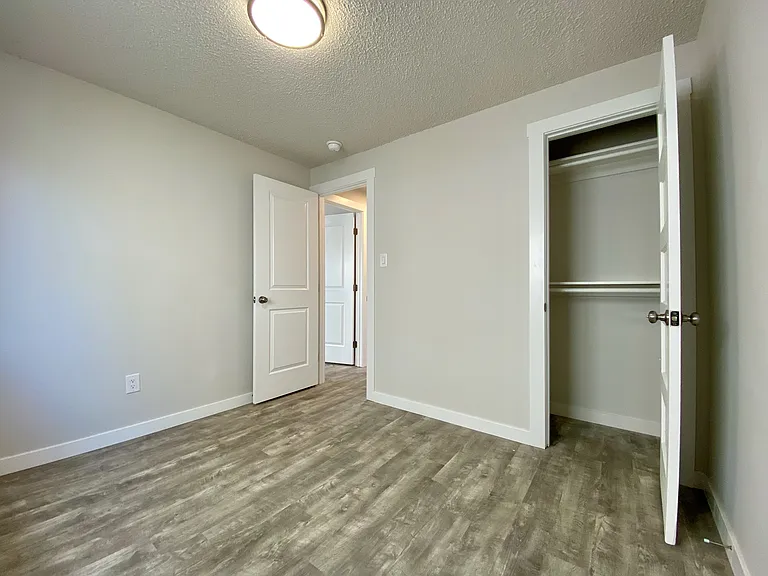 1033 Juneau St #1033 — Photo 8