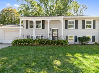 118 Sunshine Ln, Woodstock, IL 60098