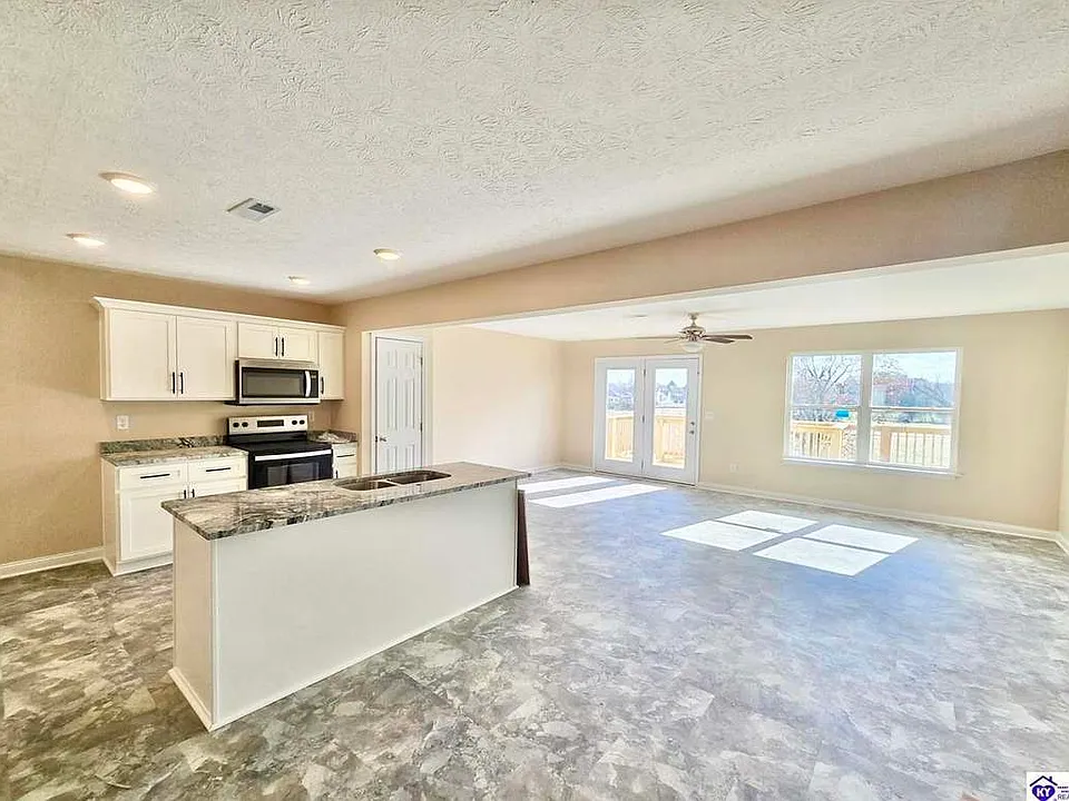 320 Breckinridge Cir #1