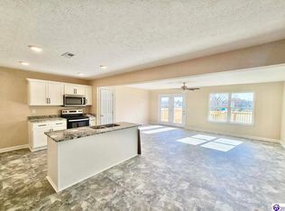 320 Breckinridge Cir #1, Vine Grove, KY 40175
