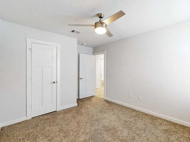 1010 Amistad Loop — Photo 7