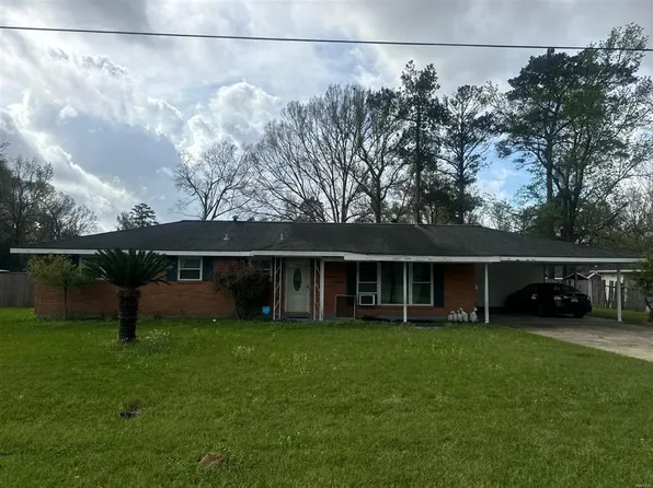 1024 S Dogwood Dr, Bogalusa, LA 70427