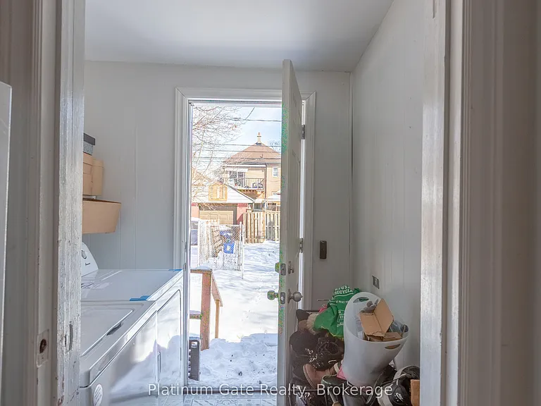 1040 Gladstone Ave — Photo 15