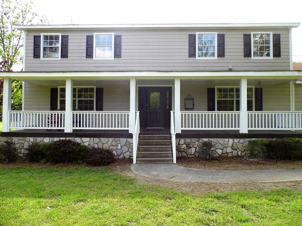 1st image of 300 Austin Dr