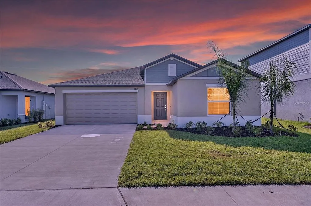 4 bed, 2.0 bath, 2100 sqft, $2,750 — Photo 1
