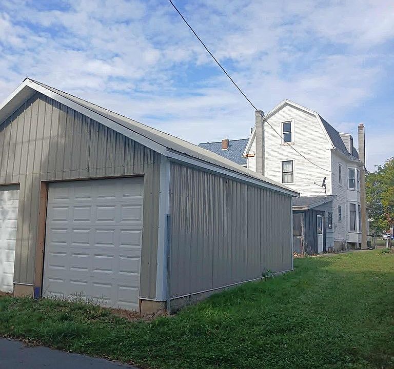 2nd image of 2307 6th Ave