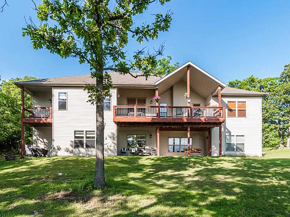 3rd image of 325 Peninsula Estates Ln