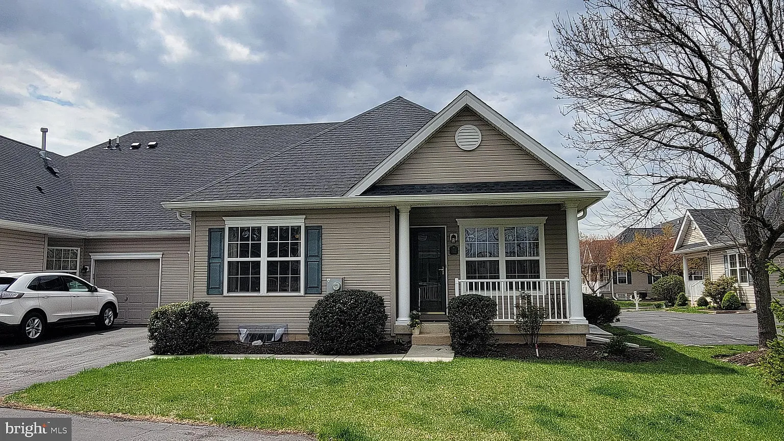 112 Liberty Dr photo 1