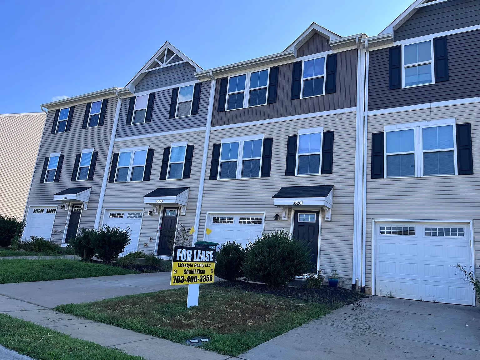 3 bed, 1220 sqft, $2,200 — Photo 2
