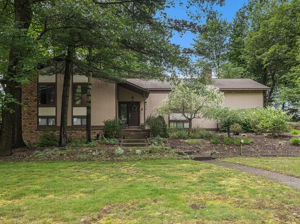 916 Seminole Ave, Ludington, MI 49431