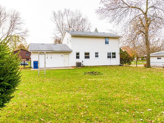 2nd image of 2423 Standridge Ave