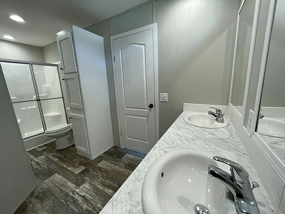 3rd image of 289 Buffalo Way #289