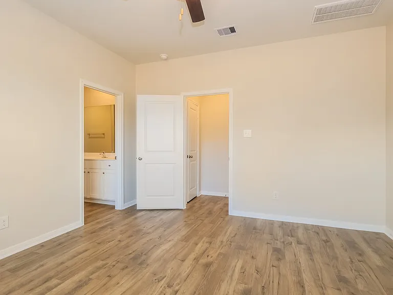 15571 Caramel Springs Dr — Photo 9